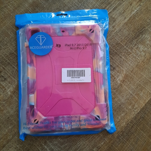 IPad case set - Picture 3 of 4